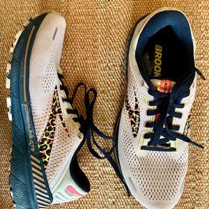 Size 9 - Brooks Adrenaline GTS 22 Low Khaki Leopard